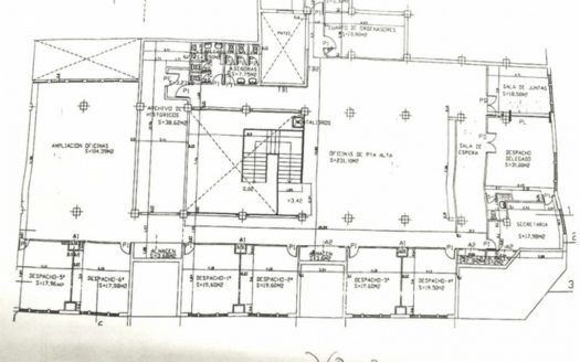 SE ALQUILA. Magnífico local comercial en el centro de Santa Cruz en la calle El Pilar