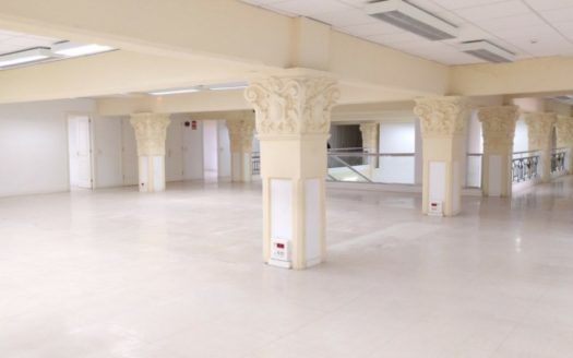 SE ALQUILA. Magnífico local comercial en el centro de Santa Cruz en la calle El Pilar