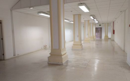 SE ALQUILA. Magnífico local comercial en el centro de Santa Cruz en la calle El Pilar