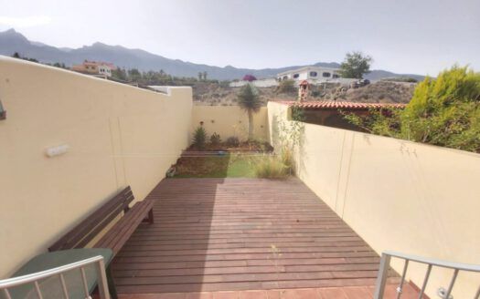 Se alquila precioso adosado en la Hidalga