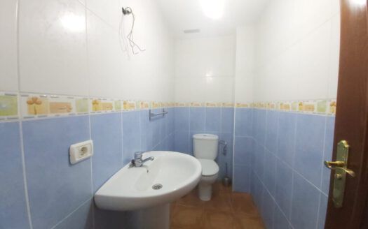 Se alquila precioso adosado en la Hidalga