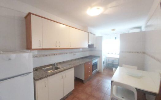 Se alquila precioso adosado en la Hidalga