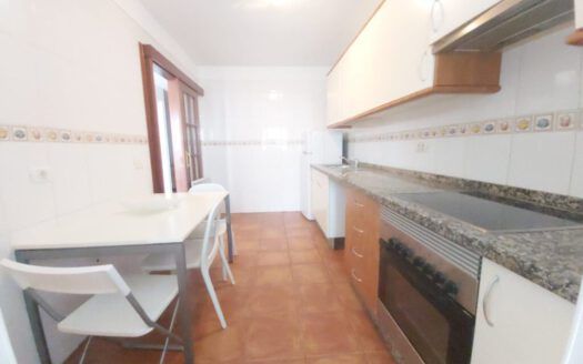 Se alquila precioso adosado en la Hidalga