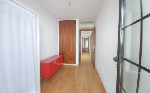 Se alquila precioso adosado en la Hidalga