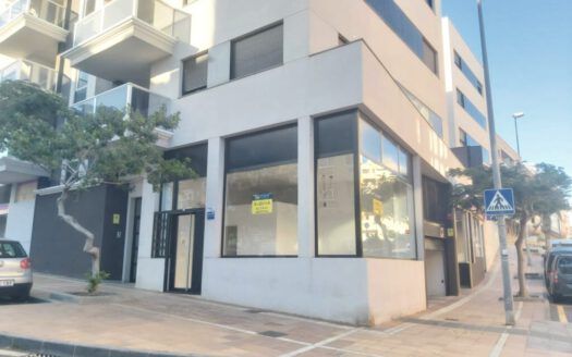 Se alquila local comercial en la entrada de El Puertito de Güímar
