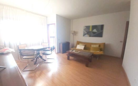 Se alquila fantástico piso en el centro de La Laguna muy cerca de la Concepción