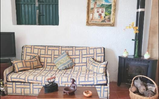 Se vende encantadora casa con terreno en Güímar