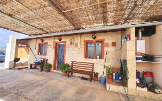 Se vende bonita propiedad en Arico zona Marzagán