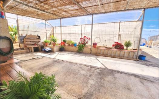 Se vende bonita propiedad en Arico zona Marzagán