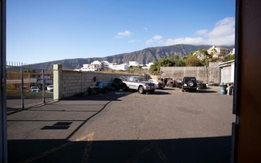 Se vende solar y local de negocios en el centro de Güímar