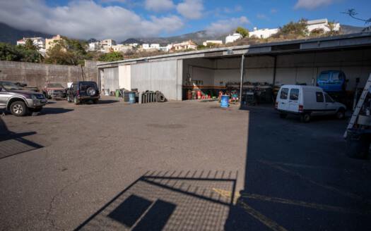 Se vende solar y local de negocios en el centro de Güímar