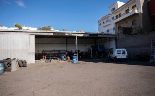 Se vende solar y local de negocios en el centro de Güímar