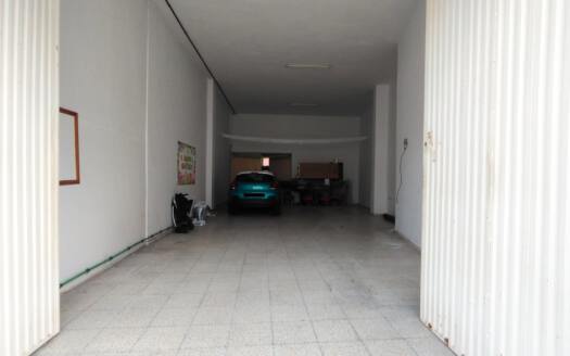 Se alquila local en Arafo