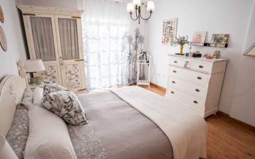 Se vende chalet adosado en La Laguna