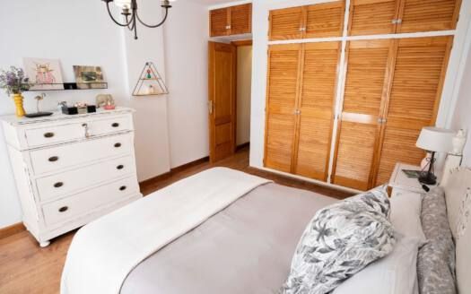 Se vende chalet adosado en La Laguna