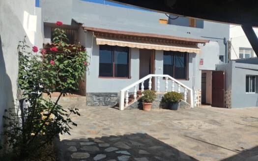 Se vende casa en centro de Güímar