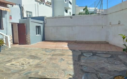 Se vende casa en centro de Güímar