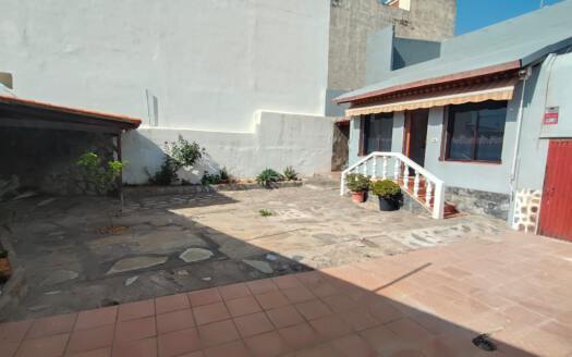 Se vende casa en centro de Güímar