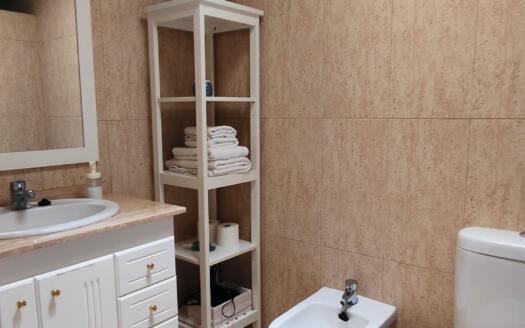 Se alquila apartamento en El Poris