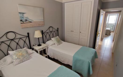 Se alquila apartamento en El Poris