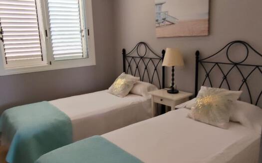 Se alquila apartamento en El Poris