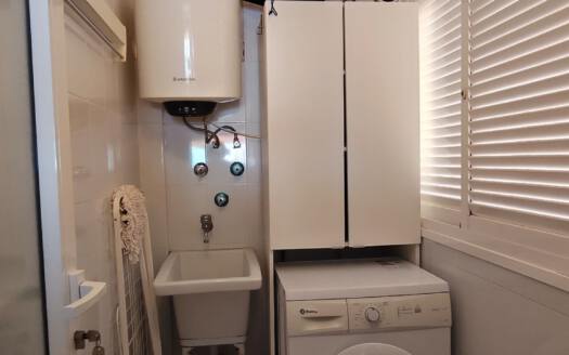 Se alquila apartamento en El Poris