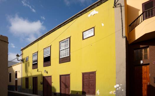 Se vende espectacular casa antigua en Arafo