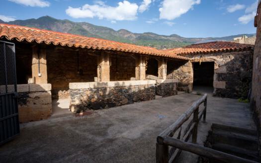 Se vende espectacular casa antigua en Arafo